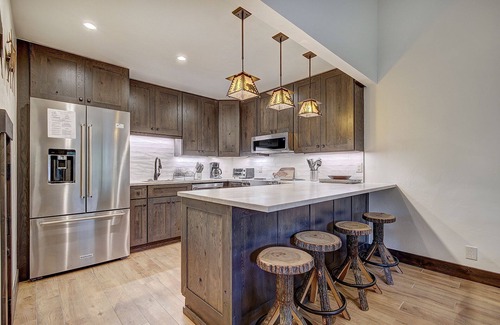 Warrior's Mark Condo | Free SkyCard Act-Top Floor Unit, Renovated, Pool/Hot Tubs/Sauna-Motherlode C9