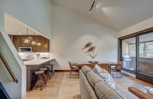 Warrior's Mark Condo | Free SkyCard Act-Top Floor Unit, Renovated, Pool/Hot Tubs/Sauna-Motherlode C9