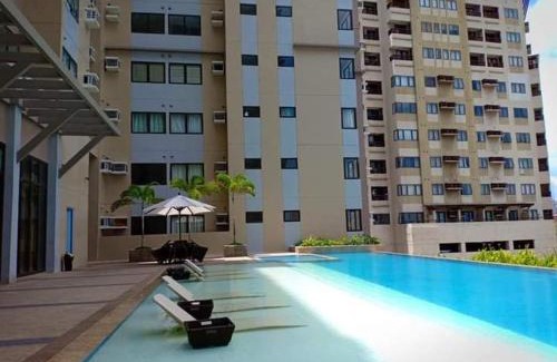 Mabolo Apartment | Free WI-FI and Pool Persimmon Condominium