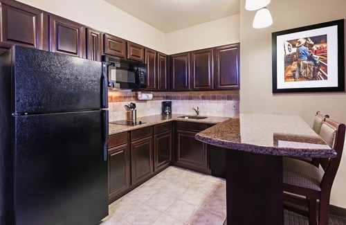 Fort Worth Apartment | Free Wi-Fi + Complimentary Breakfast + Outdoor Pool | Studio Only 30 Minutes from Six Flags!