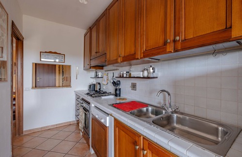 Lake Garda Apartment | [Free WIFI+Netflix] House with a view of the countryside