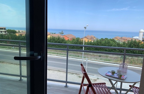 Torre Melissa Apartment | FREEDOM OF AN APARTMENT WITH THE SERVICES OF A HOTEL.