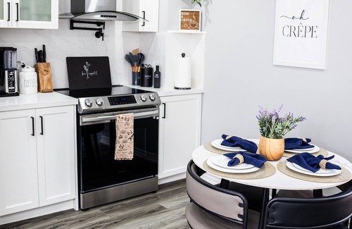 Brampton Apartment | French Charm in Brampton. 2 Bdr Apt Family Friendly!