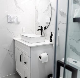 Brampton Apartment | French Charm in Brampton 2 Bdrm Apt