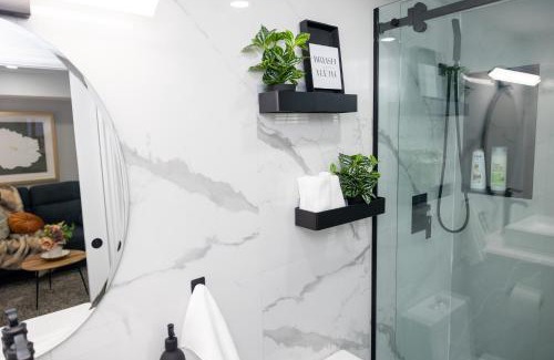 Brampton Apartment | French Charm in Brampton 2 Bdrm Apt