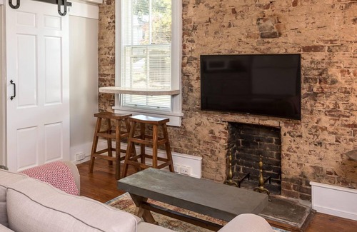 Belmont Apartment | French Cottage Apt | Luxury Extended Stay in Downtown Belmont