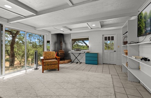 Palo Cedro House | French Creek Estate : Style+Peace : 15 minutes to Bethel, Restaurants, & Shops