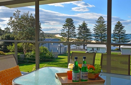 Tuross Head House | Frenchies @ Tuross Head - 200m from the Beach!
