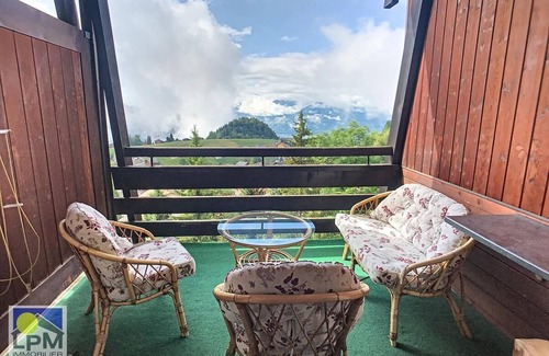 Leysin Apartment | Frênes 303 Very cosy, comfortable and nicely furnished apartment of 4½ rooms, splendid view over the