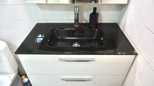 Gribbylund Apartment | Fresh And Cozy Little House 30km In Täby