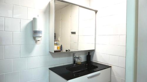 Gribbylund Apartment | Fresh And Cozy Little House 30km In Täby