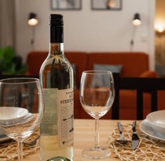 Gries Apartment | Fresh Apartment with Terrace + Free Parking
