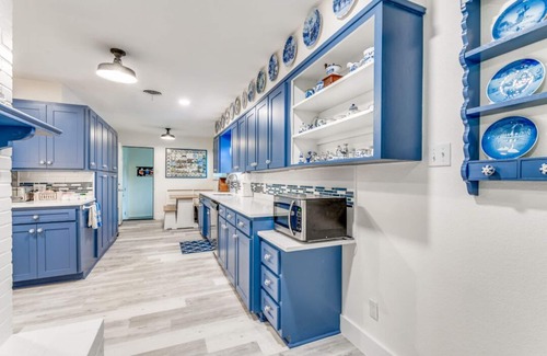 Fort Worth House | Fresh Clean 3-BR Home Mins to Downtown, TCU, NAS JRB, Sports, FW Zoo, Stockyards
