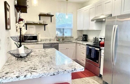 Minor House | Fresh & Hip in Fab Locale, Parking, Fenced Lush Oasis! 99 Walk Score!