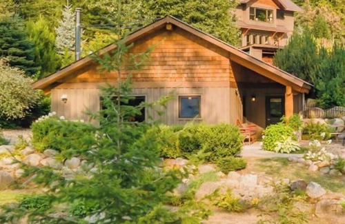 New Denver Cabin | Freya's Cabin at Big Bay Stays
