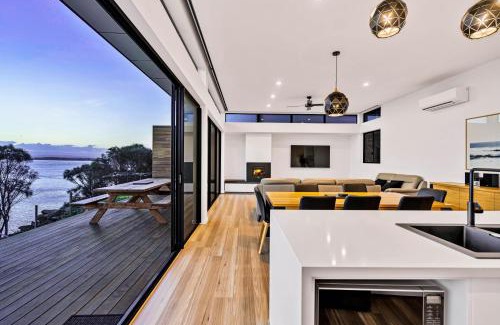 Coles Bay House | Freycinet Coastal Retreat