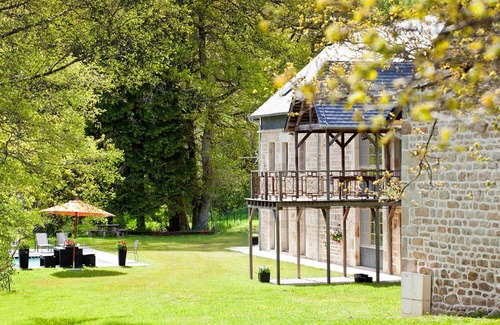 Peyrelevade Apartment | Freyssanges