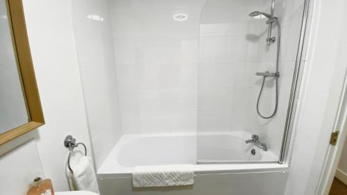 Stafford Apartment | Friars House, Stafford by BELL Apartments