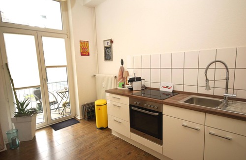 Oberbilk Apartment | Friedrichstadt: Altbau Apartment mit Balkon, Fußläufig zur Kö und Altstadt