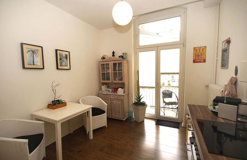 Oberbilk Apartment | Friedrichstadt: Altbau Apartment mit Balkon, Fußläufig zur Kö und Altstadt