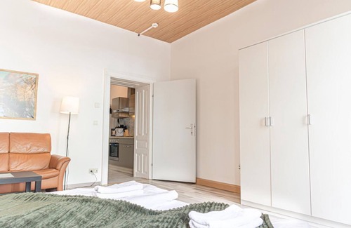 Meidling Apartment | Friendly 2BR Apt. Near U6 Station am Schöpfwerk