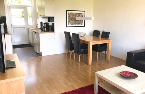 Lemmer House | Friendly bungalow behind the dike to the IJsselmeer and beach - Wi-Fi