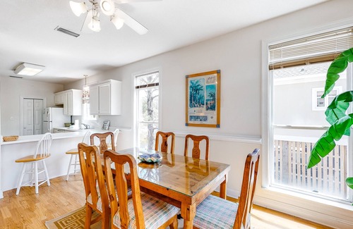Audubon Place House | Friendly Duplex w/Full Kitchen, Central AC, Washer/Dryer, & High-Speed WiFi!