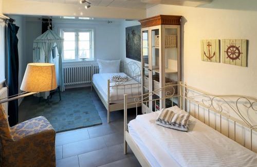 Suddorf House | Friesenhaus Amrum Friesenhaushälfte *Hommelkasche*
