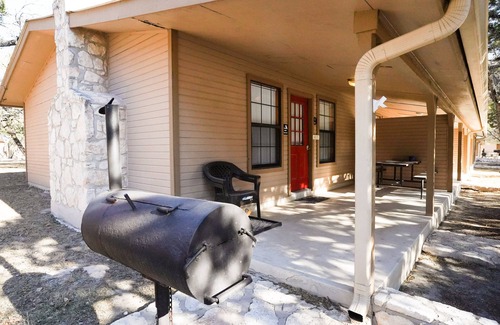 Sabinal Cabin | Frio Country Resort - Within walking distance to the Frio River!