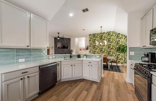 Little Elm House | Frisco Border 3BR Retreat Fire Pit King Beds