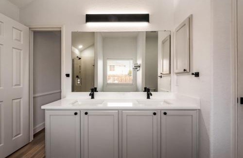Little Elm House | Frisco Border 3BR Retreat Fire Pit King Beds