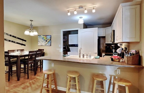 Frisco Condo | Frisco "Heart of Summit County" paradise w/amenities, views, & a cherry too!
