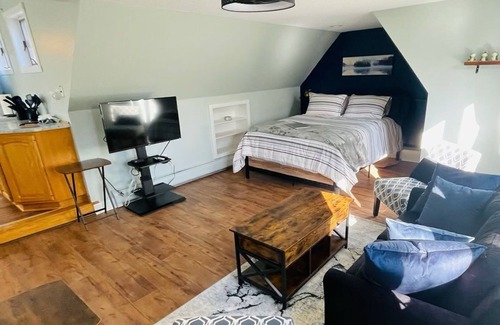 Enfield Apartment | Frog Suite Apartment