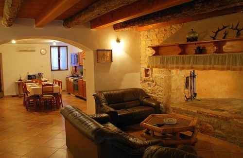 Pinezici House | From the 23-10. 07 Discount 15% Large STONE HOUSE, with 4000m2 PLAYGROUND