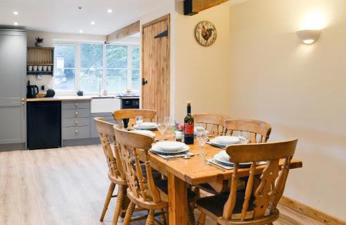 Bethania House | Frondeg Bach
