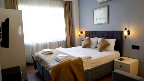 Taksim Bed & Breakfast | Front Door Suites