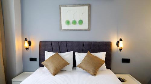 Taksim Bed & Breakfast | Front Door Suites