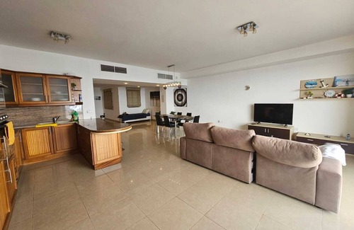 Sliema Apartment | Front Sea View 3 bdr Huge Apartment Sliema parking