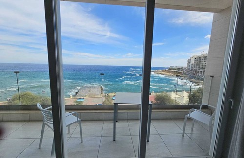 Sliema Apartment | Front Sea View 3 bdr Huge Apartment Sliema parking