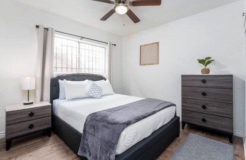 Inglewood Apartment | Front unit, yard, beautifully upgraded, high end appliances, gated parking.!