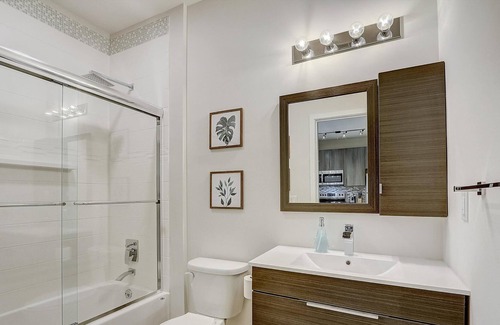 Brewerytown Apartment | Frontdesk | 1 BR Apt near Philadelphia Zoo