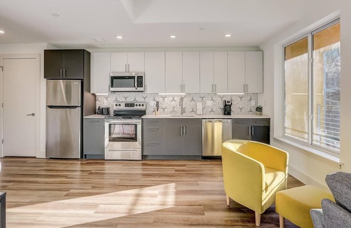 Brewerytown Apartment | Frontdesk | 1 BR Apt near Wells Fargo Center