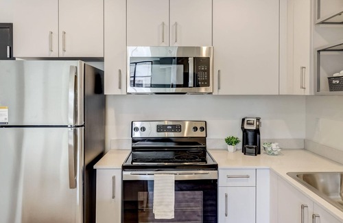 Downtown Lincoln Apartment | Frontdesk | 2 BR Apt by Nebraska State Capitol