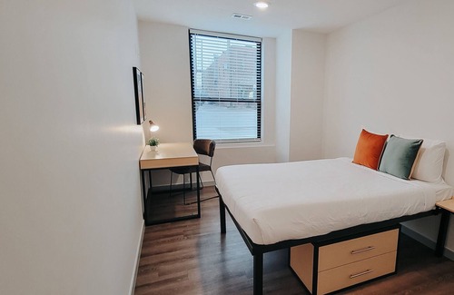 Downtown Lincoln Apartment | Frontdesk | 2 BR Apt by Nebraska State Capitol