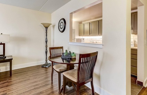 Gayborhood Apartment | Frontdesk | Bright 1 BR in Washington Square