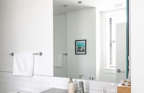 East Hyde Park Apartment | FRONTDESK Debonair Studio Apt with City View