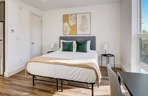 Brewerytown Apartment | Frontdesk | Studio Apt near Citizens Bank Park