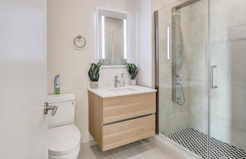 Brewerytown Apartment | Frontdesk | Studio Apt near Citizens Bank Park
