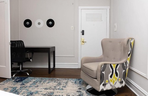 Hyde Park Apartment | FRONTDESK Studio Apt near The Museum of Science