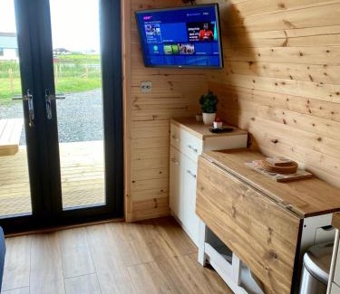 Benbecula Ski Chalet | Fuaim na Mara - Self Catering Pod
